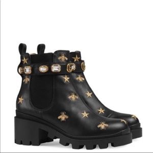 Gucci Embroidered leather ankle boot with belt